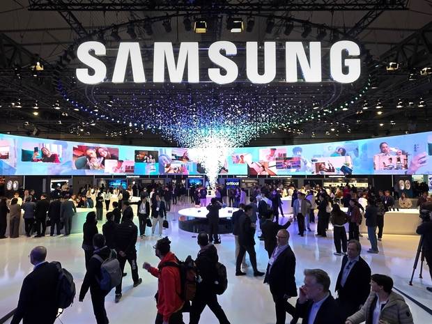 삼성전자가 2일(현지시간) 스페인 바르셀로나에서 열린 ‘모바일 월드 콩그레스 2026(MWC)’에서 모바일을 넘어 갤럭시 생태계 전반으로 이어지는 ‘갤럭시 AI’ 경험과 AI 기반 네트워크 혁신 기술을 선보인다고 밝혔다. 사진은 MWC26에 참여한 삼성전자 부스 모습. 사진 제공=삼성전자