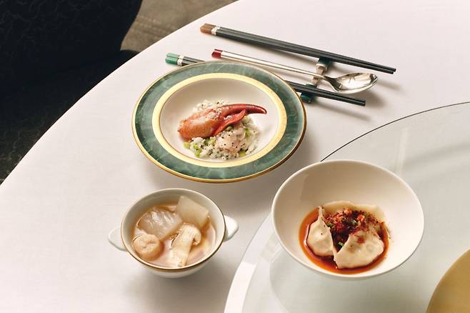 포시즌스 호텔 서울의 포 핸즈 프로모션 메뉴. [사진=포시즌스 호텔 서울]