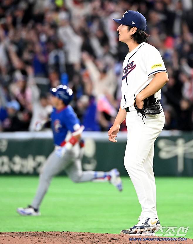 8일 일본 도쿄돔에서 열린 WBC(월드베이스볼클래식) 한국과 대만의 경기, 6회초 곽빈이 정쭝저에 재역전 솔로홈런을 허용하며 아쉬워하고 있다. 도쿄(일본)=허상욱 기자wook@sportschosun.com/2026.03.08/