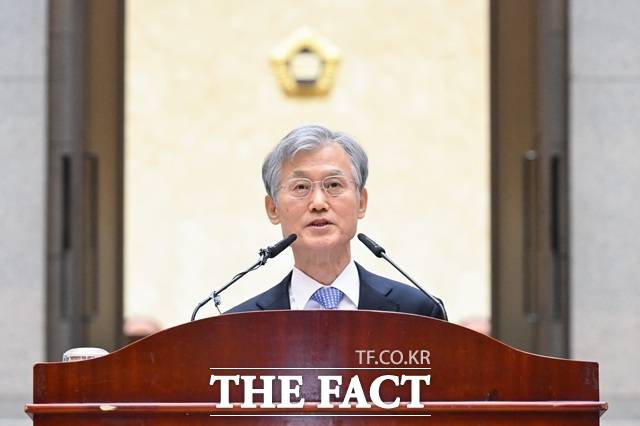 조희대 대법원장은 사법개혁 3법이 본회의를 통과하자 "국민에게 해가 되는 내용은 없는지 마지막까지 심사숙고해 달라"고 당부했다. 사진은 조 대법원장이 지난 1월 2일 오전 서울 서초구 대법원에서 시무식사를 하고 있는 모습. /대법원 제공