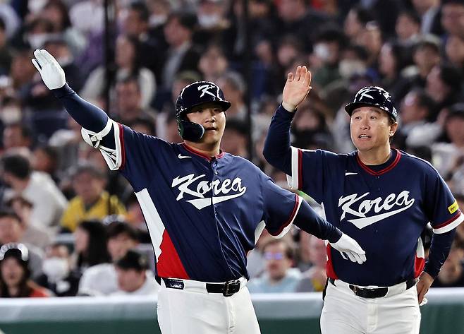 9일 일본 도쿄돔에서 열린 2026 월드베이스볼클래식 조별리그 C조 대한민국과 호주의 경기. 5회초 대한민국 공격 2사 2루때 문보경이 1타점 적시타를 치고 세리머니하고 있다.  2026.3.9. 뉴스1