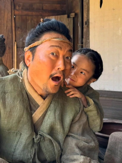 사진=박지윤, 이준혁 SNS