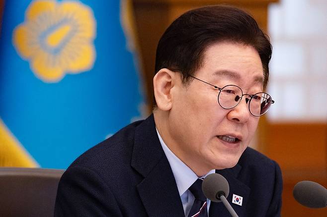 이재명 대통령이 6일 오전 청와대에서 열린 수석보좌관회의에서 발언하고 있다. 중앙일보 전민규