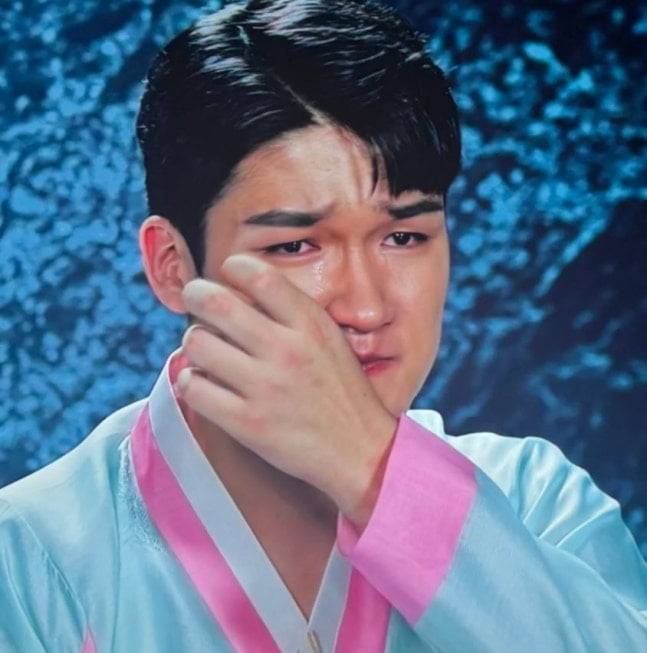 '운명전쟁49'에 출연했던 지선도령 /사진=SNS 캡처