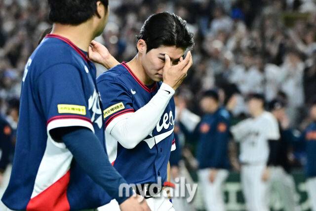 7일 일본 도쿄돔에서 열린 2026 월드 베이스볼 클래식(WBC) 조별리그 한국-일본 경기. 한국이 8-6으로 일본에 패했다. 아쉬운 표장을 짓는 김혜성./도쿄(일본) = 한혁승 기자