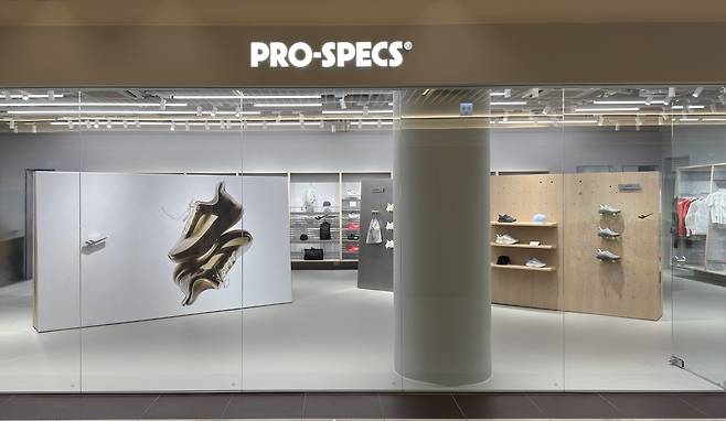 최근 리뉴얼한 용산 직영점 [프로-스펙스 제공]