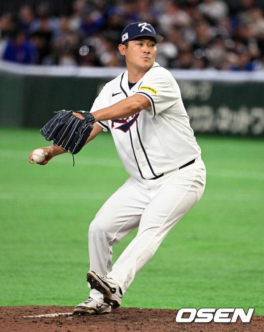 [OSEN=도쿄(일본), 손용호 기자] 8일 일본 도쿄돔에서 2026 월드베이스볼클래식(WBC) 1라운드 C조 조별리그 대한민국과 대만의 경기가&nbsp;열렸다.한국은 전날(7일) 일본과의 경기에서 6-8로 석패했다. 앞서 체코전을 11-4로 잡았던 한국은 1승1패를 마크하게 됐고, 남은 대만전과 호주전에 사활을 걸어야 한다.연장 10회초 2사 2루에서 한국 노경은이 역투하고 있다. 2026.03.08&nbsp;/spjj@osen.co.kr