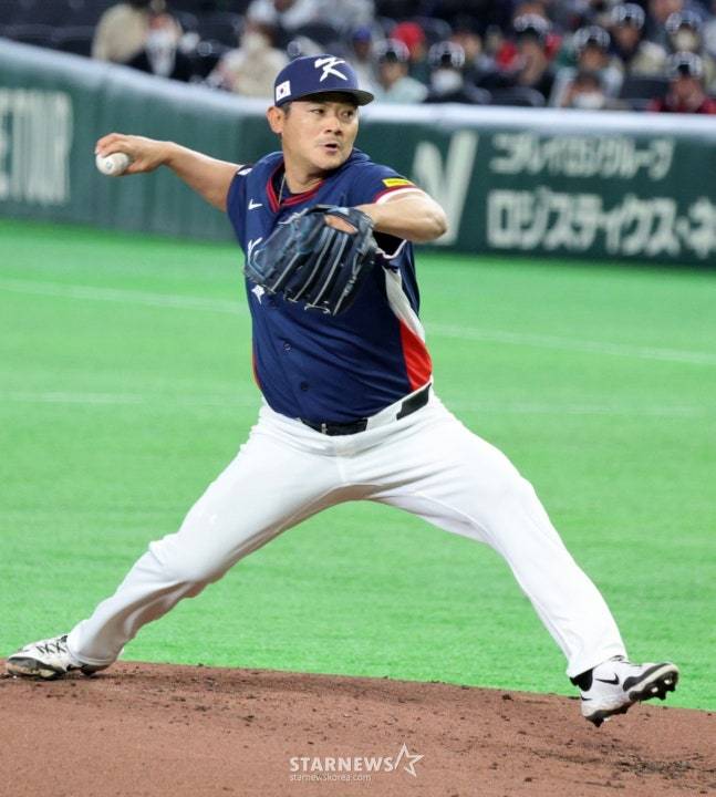 2번째 투수로 급하게 등판해 2이닝 무실점의 호투를 펼친 노경은. /사진=강영조 선임기자