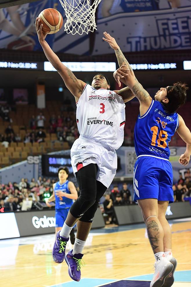정관장의 브라이스 워싱턴 [KBL 제공. 재판매 및 DB 금지]