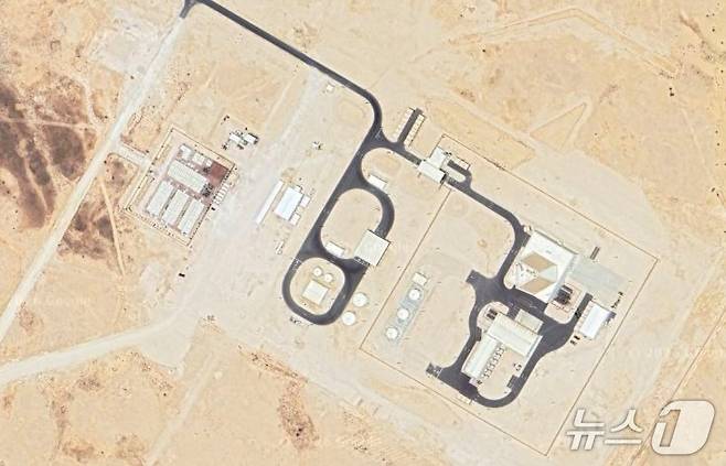 카타르 알우데이드 미 공군 기지 인근 AN/FPS-132 레이더의 모습. 이란 이슬람혁명수비대는 지난 2일 알우데이드에 배치된 방공레이더 AN/FPS-132를 드론공격으로 파괴했다고 밝혔다. 2026.3.10./ⓒ 뉴스1(구글어스 캡쳐)