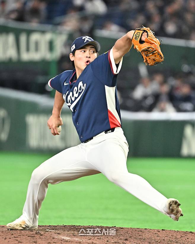 대한민국 야구대표팀의 조병현이 9일 일본 도쿄 도쿄돔에서 열린 2026 월드베이스볼클래식(WBC) 조별리그 호주와 경기 9회말 힘차게 공을 던지고 있다. 도쿄(일본) | 박진업 기자 upandup@sportsseoul.com