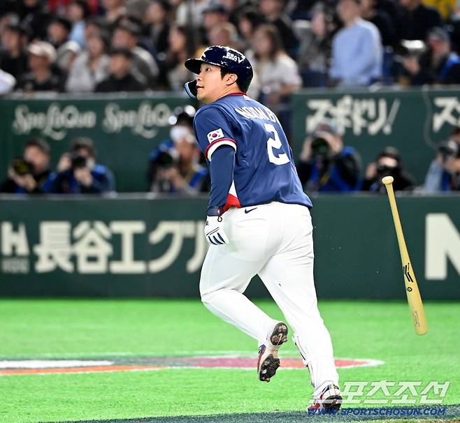 9일 일본 도쿄돔에서 열린 WBC(월드베이스볼클래식) 한국과 호주의 경기, 5회초 2사 2루 문보경이 1타점 적시타를 치고 있다. 도쿄(일본)=허상욱 기자wook@sportschosun.com/2026.03.09/