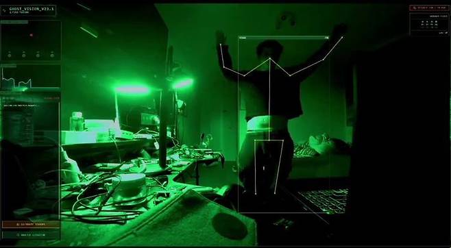 덴스포즈는 와이파이 신호로 사람의 미세한 움직임을 감지한다. 엑스(X) 캡처