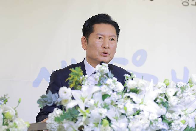 더불어민주당 정청래 대표가 10일 서울 여의도 한국노총에서 열린 한국노총 창립 80주년 기념식에서 축사하고 있다. 연합뉴스