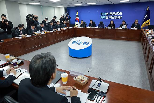 더불어민주당 한정애 정책위의장이 10일 국회의원회관에서 열린 민주당 중동사태 경제 대응 태스크포스(TF) 1차 회의에 참석해 발언하고 있다. 2026.3.10 [사진=연합뉴스]