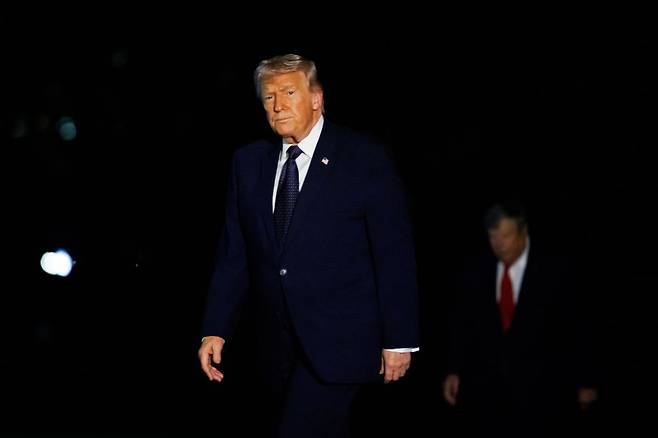 도널드 트럼프 미국 대통령이 9일(현지시간) 워싱턴DC 백악관에 도착하고 있다. 연합뉴스