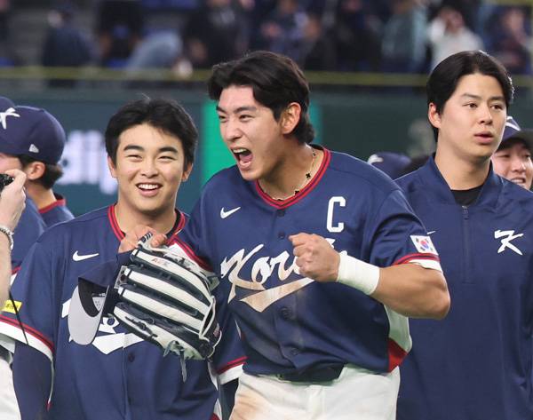 9일 일본 도쿄돔에서 열린 2026 월드베이스볼클래식(WBC) C조 조별리그 최종전 대한민국과 호주의 경기. 호주를 꺾고 8강 진출을 확정한 한국 이정후가 포효하고 있다. 사진= 연합뉴스 제공