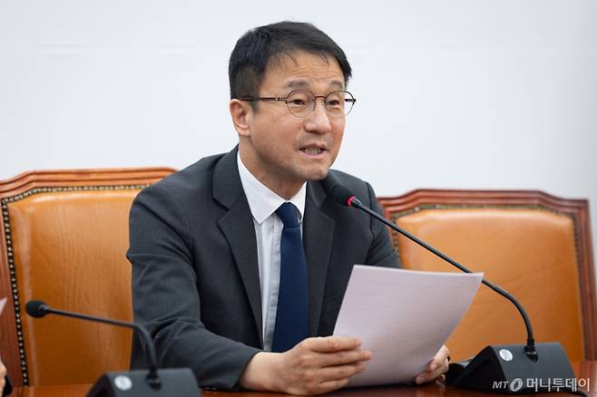 (서울=뉴스1) 유승관 기자 = 한병도 더불어민주당 원내대표가 10일 서울 여의도 국회에서 열린 원내대책회의에서 모두 발언을 하고 있다. 2026.3.10/뉴스1  Copyright (C) 뉴스1. All rights reserved. 무단 전재 및 재배포,  AI학습 이용 금지. /사진=(서울=뉴스1) 유승관 기자