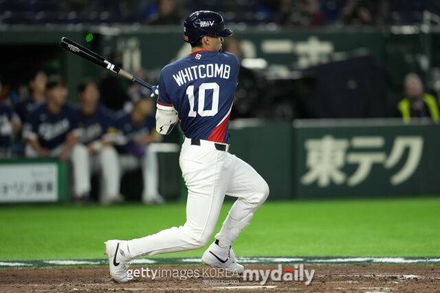 대타로 나서 2루타를 때리는 셰이 위트컴./게티이미지코리아