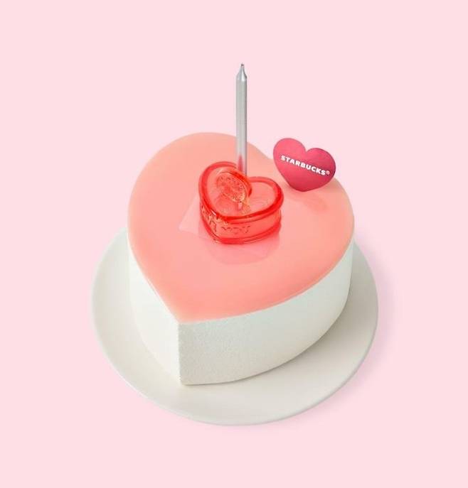[서울=뉴시스] 스타벅스 '더블 하트 케이크'. (사진=스타벅스 제공) *재판매 및 DB 금지