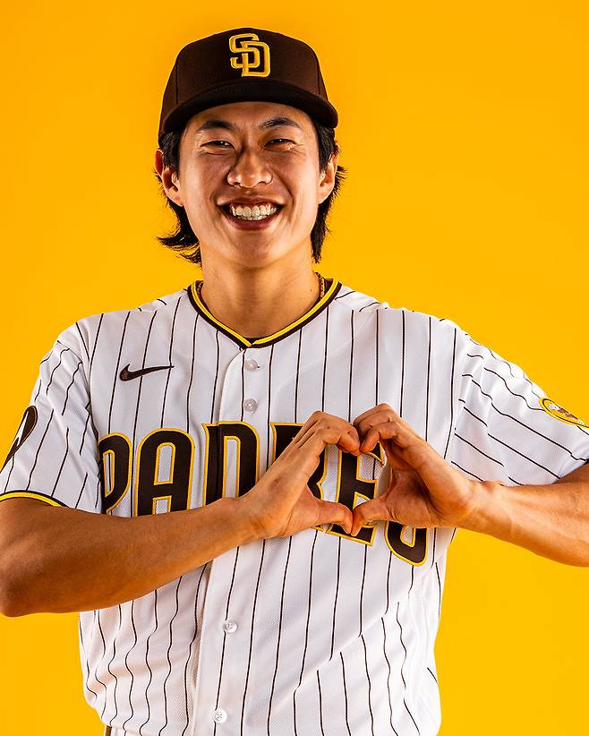 샌디에이고 송성문은 6일 2026 MLB 시범경기 시애틀전 이후 옆구리 부상으로 이탈했다. 그는 부상으로 기량을 선보이지 못하며 개막 엔트리서 탈락할 위기에 놓였다. 사진출처｜샌디에이고 공식 SNS