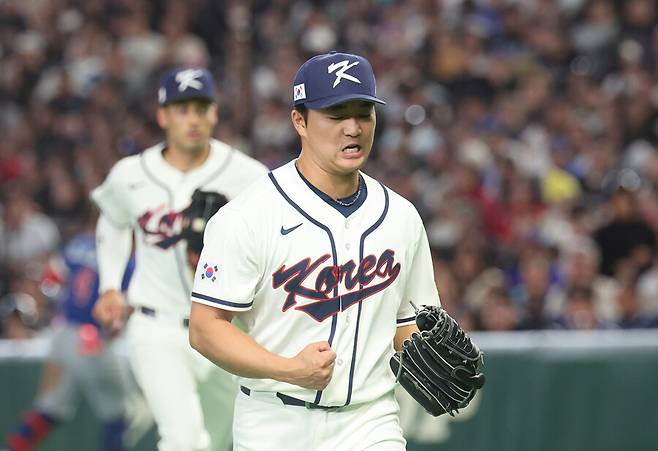 ▲ 고우석이 론디포파크 그라운드를 밟는다. 첫 메이저리그 계약 팀이었던 샌디에이고 파드리스에서, 프로 데뷔 첫 트레이드를 겪으면서 이적했던 두 번째 팀인 마이애미 말린스의 홈구장이다. 고우석은 마이애미 선수로 론디포파크 마운드에 서지는 못했지만, 이제 한국 국가대표 일원으로 그 꿈의 구장에 방문한다. ⓒ 연합뉴스