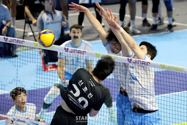 남자부 1위 대한항공과 2위 현대캐피탈의 경기.  /사진=스타뉴스