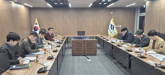 ▲ 포항시는 지난 10일 경상북도 환동해지역본부 회의실에서 '수소연료전지 발전 클러스터 구축사업' 중간점검 보고회를 개최했다.