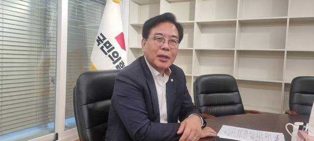 송언석 국민의힘 원내대표. 송 원내대표는 11일 여권을 향해 "공소취소 음모론을 근절하고 싶다면 공소취소를 중단해야 한다"고 직격했다. 이영란 기자