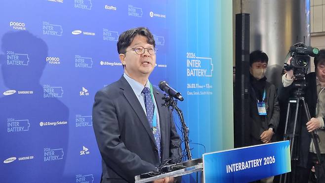엄기천 포스코퓨처엠 대표이사가 11일 서울 코엑스에서 열린 '인터배터리 2026'에 앞서 기자들의 질문에 답하고 있다.(정진용 기자 jjy@)