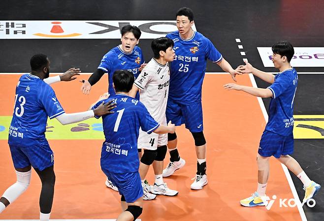 남자 프로배구 3위에 오른 한국전력. (KOVO 제공)