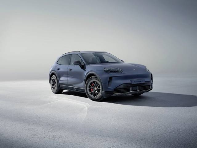 포르쉐가 최고 544마력 성능을 갖춘 전기 SUV ‘카이엔 S 일렉트릭’을 공개하고 국내 가격을 1억6380만원으로 책정했다. /포르쉐
