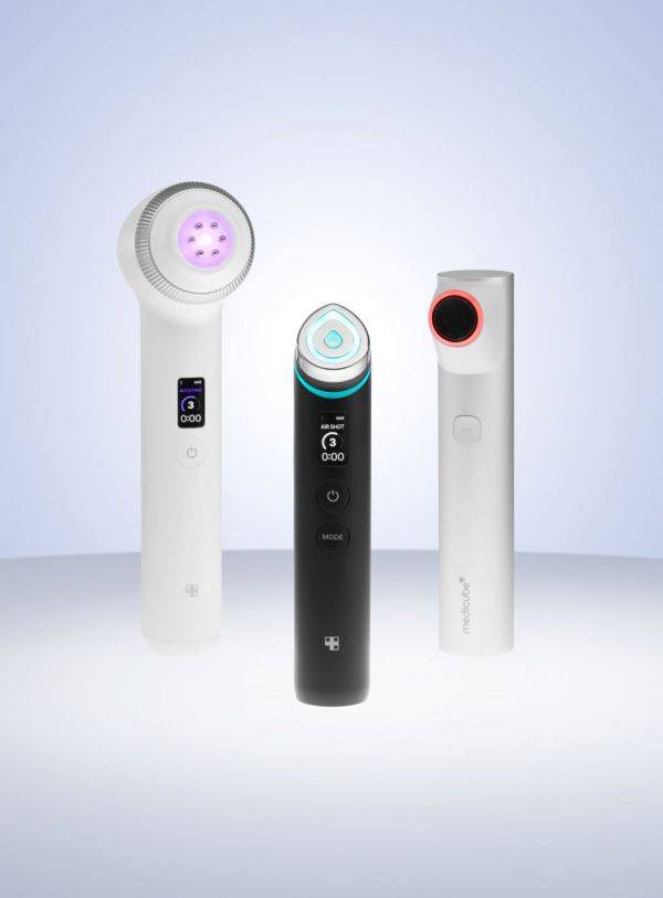 에이피알의 홈 뷰티 디바이스 3종. 에이피알