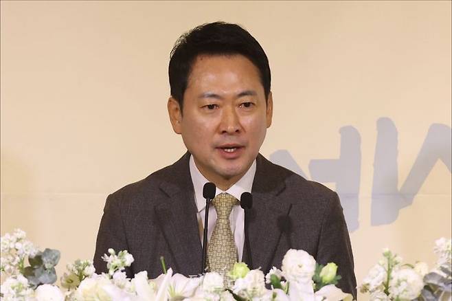 장동혁 국민의힘 대표가 지난 10일 서울 영등포구 한국노총 웨딩여율리에서 열린 '한국노총 창립 제80주년 기념식 및 후원의 날'에서 축사를 하고 있다. ⓒ데일리안 홍금표 기자