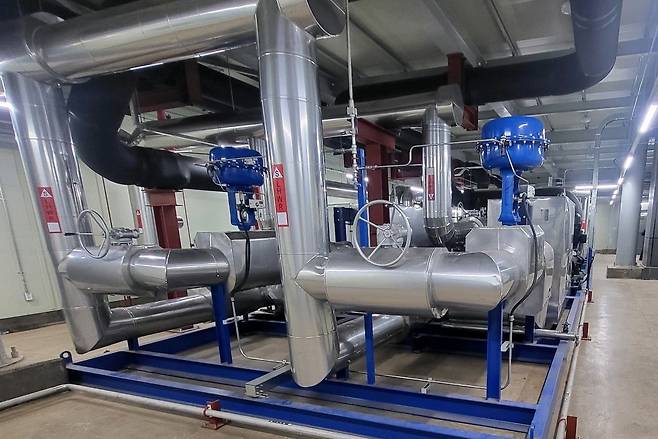 삼성바이오로직스 공장 내부 온수열 공급배관. 사진=삼성바이오로직스