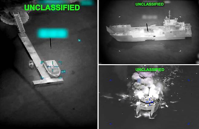 긴장의 호르무즈 … 美 “이란 기뢰부설 선박 16척 격침” 미군 중부사령부가 10일(현지시간) 기뢰 부설용 선박 총 16척을 격침했다고 발표했다. 앞서 이란은 호르무즈 해협에서 기뢰 설치에 돌입하면서 “마음만 먹으면 수백 개까지 설치할 수 있다”고 미국을 압박했다. 사진은 미 중부사령부가 소셜미디어 엑스(X·옛 트위터)를 통해 공개한 ‘이란의 기뢰 부설함을 공격하는 미군의 모습’이다. [미 중부사령부 X 캡처]