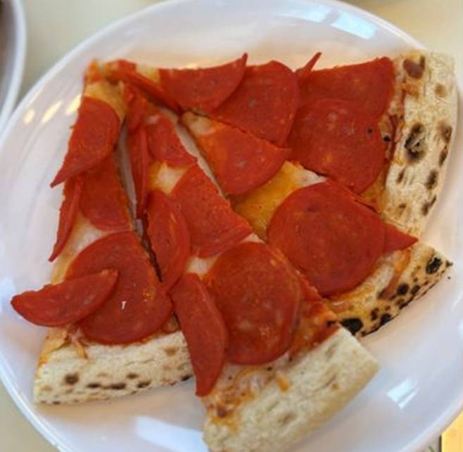 '울산 랜드마크' 울산교에 들어선 세계음식문화관이 음식을 지나치게 높은 가격으로 판매해 논란이 되고 있다. /사진=울산시