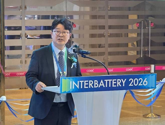 엄기천 한국배터리산업협회장이 11일 열린 ‘인터배터리 2026’ 개막식에서 환영사를 하고 있다. 권제인 기자