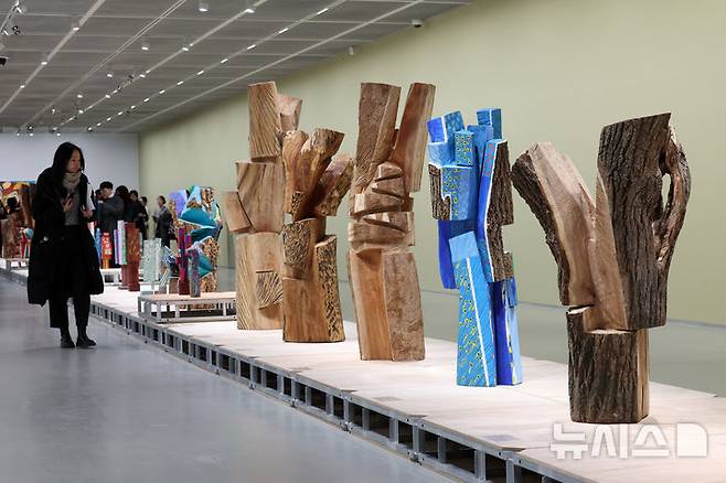 [용인=뉴시스] 박진희 기자 = 호암미술관 '김윤신: 합이합일 분이분일' 전시 전경. 2026.03.11. pak7130@newsis.com