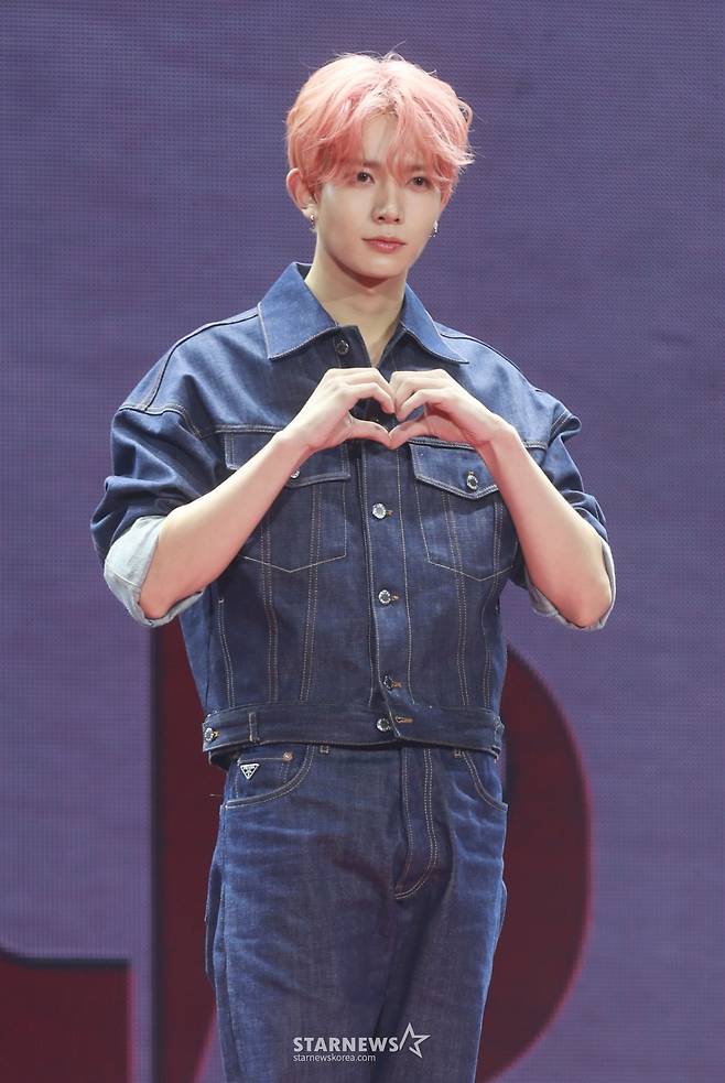 그룹 엔하이픈(ENHYPEN) 희승이 11일 오후 서울 올림픽공원 핸드볼경기장에서 진행된 정규 2집 '로맨스 : 언톨드'(ROMANCE : UNTOLD) 쇼케이스에서 포즈를 취하고 있다.   엔하이픈의 정규 2집은 나를 더 나은 사람으로 만들어주는 '너'에게 충성을 바치는 소년의 이야기를 담았다. /2024.07.11 /사진=이동훈