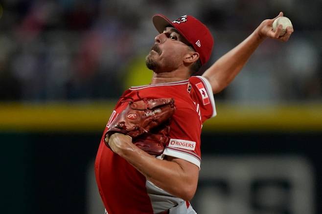 캐나다 야구대표팀이 11일 푸에르토리코 산후안의 하람 비손 스타디움에서 열린 2026 월드베이스볼클래식(WBC) 조별리그 A조 3차전에서 푸에르토리코를 3-2로 제압했다. 선발 조던 발라조빅은 3이닝 1피안타 3볼넷 4탈삼진 1실점을 기록했다. AP 연합뉴스