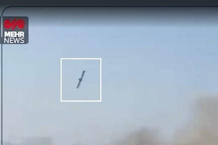 영상에 포착된 토마호크 미사일  [이란 메르 통신 영상 캡처. 재판매 및 DB 금지]