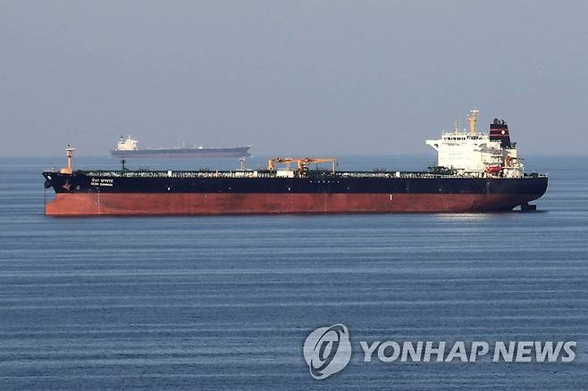 호르무즈 해협 통과하는 유조선 (기사와 무관) [로이터 연합뉴스 자료사진. 재판매 및 DB 금지]