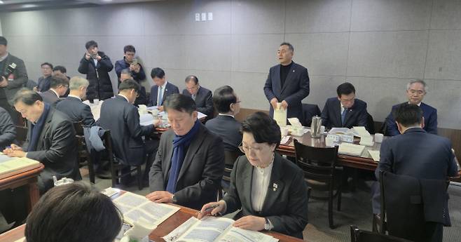 더불어민주당 광주·전남 통합추진특별위원회와 광주시·전남도는 15일 오전 7시 30분께 서울 여의도 국회의원회관에서 '광주·전남 통합 특별법 조찬 간담회'를 열었다. 서울/임소연 기자 lsy@namdonews.com