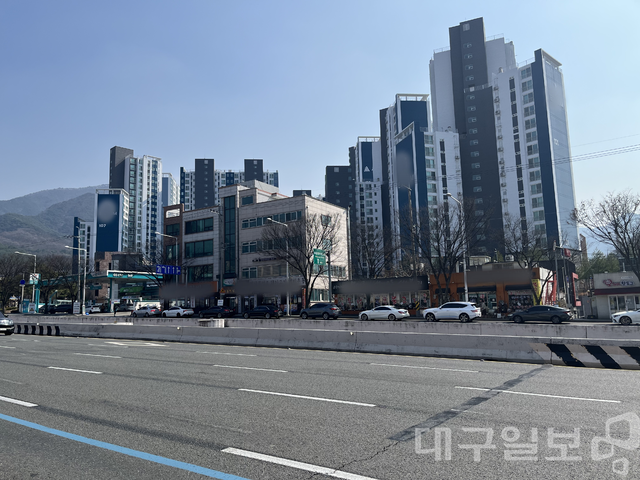 대구 달서구 한 주유소에 차들이 줄을 서고 있다. 김도경 수습기자