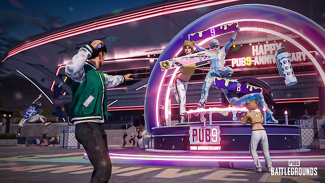 9주년을 기념한 이벤트가 맵 곳곳에서 진행된다(제공=크래프톤).