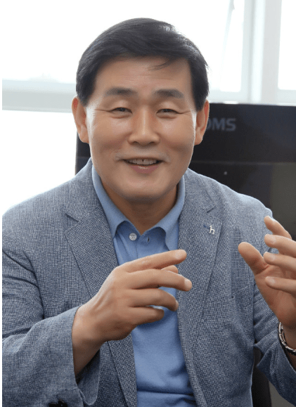 지난 6일 옹진군(군수 문경복)은 진두항 내 무단 계류 선박과 어항시설을 정비하기 위해 동력수상레저기구 정비에 본격적으로 착수했다고 밝혔다.(문경복 옹진군수). /사진=옹진군