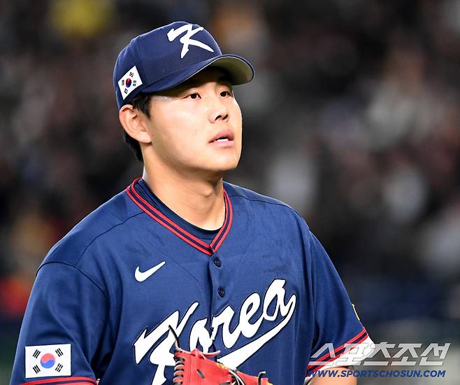 9일 일본 도쿄돔에서 열린 WBC(월드베이스볼클래식) 한국과 호주의 경기, 5회말 솔로홈런을 내주며 이닝을 끝낸 소형준이 더그아웃으로 향하고 있다. 도쿄(일본)=허상욱 기자wook@sportschosun.com/2026.03.09/