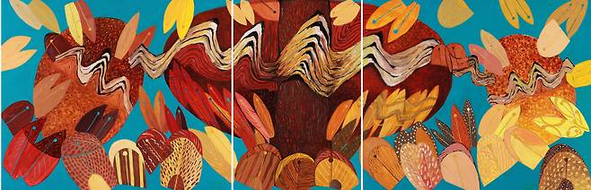 김윤신, 회화 ‘내 영혼의 노래 2013-50’(2013). 나무 같은 기둥을 중심으로 잎사귀들이 화면 전체에 흩날린다. 150×460cm. /호암미술관