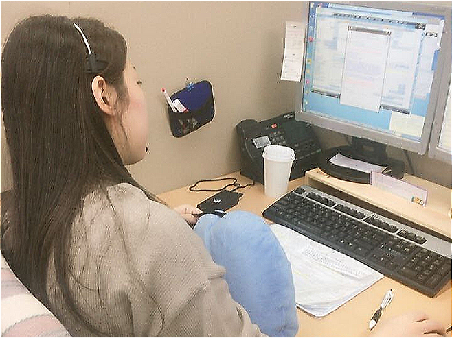 한 콜센터 상담사가 업무를 하고 있다. 민주노총 공공운수노조 든든한콜센터지부 제공